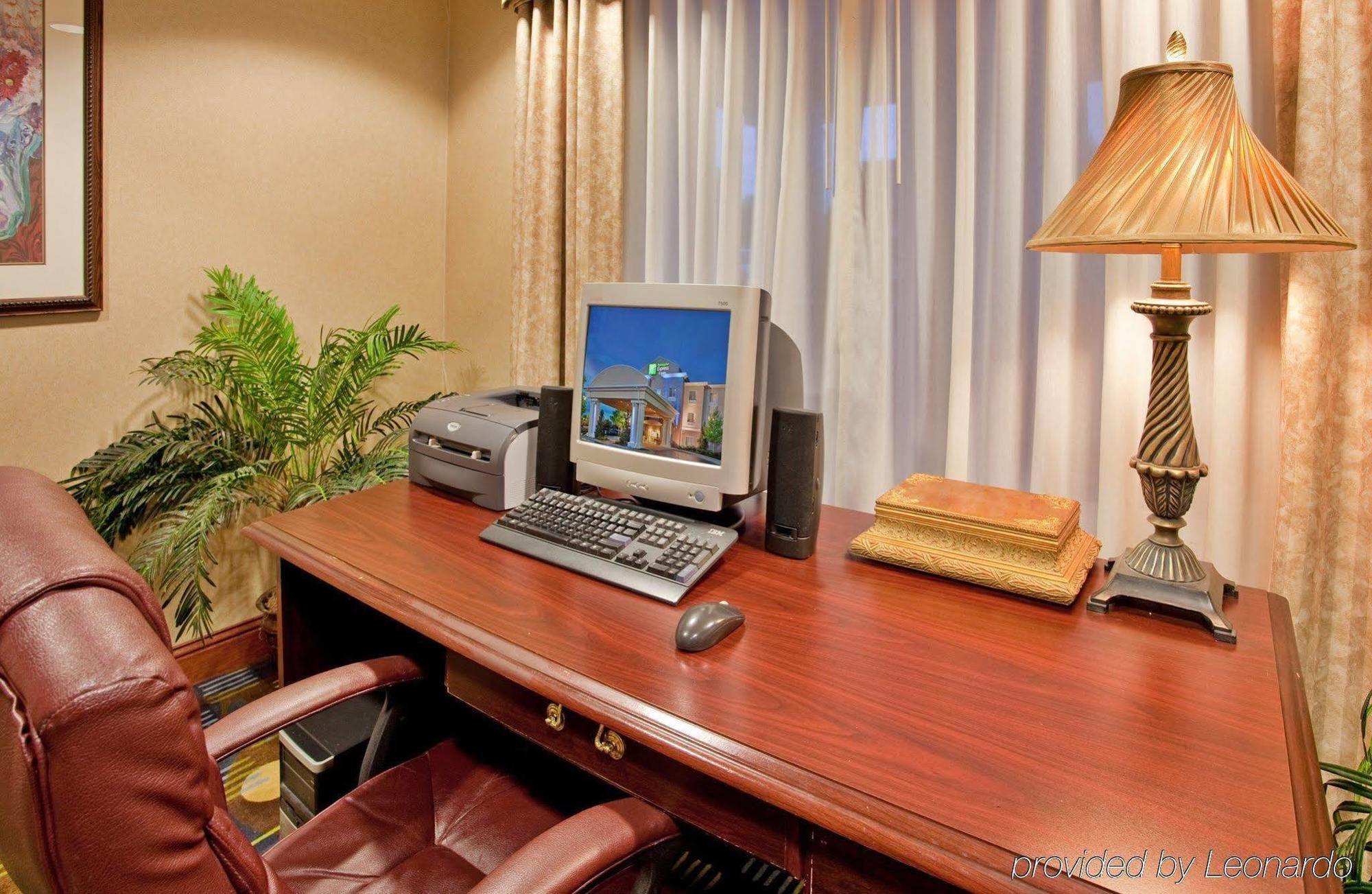 Holiday Inn Express Independence - Kansas City By Ihg Εξωτερικό φωτογραφία